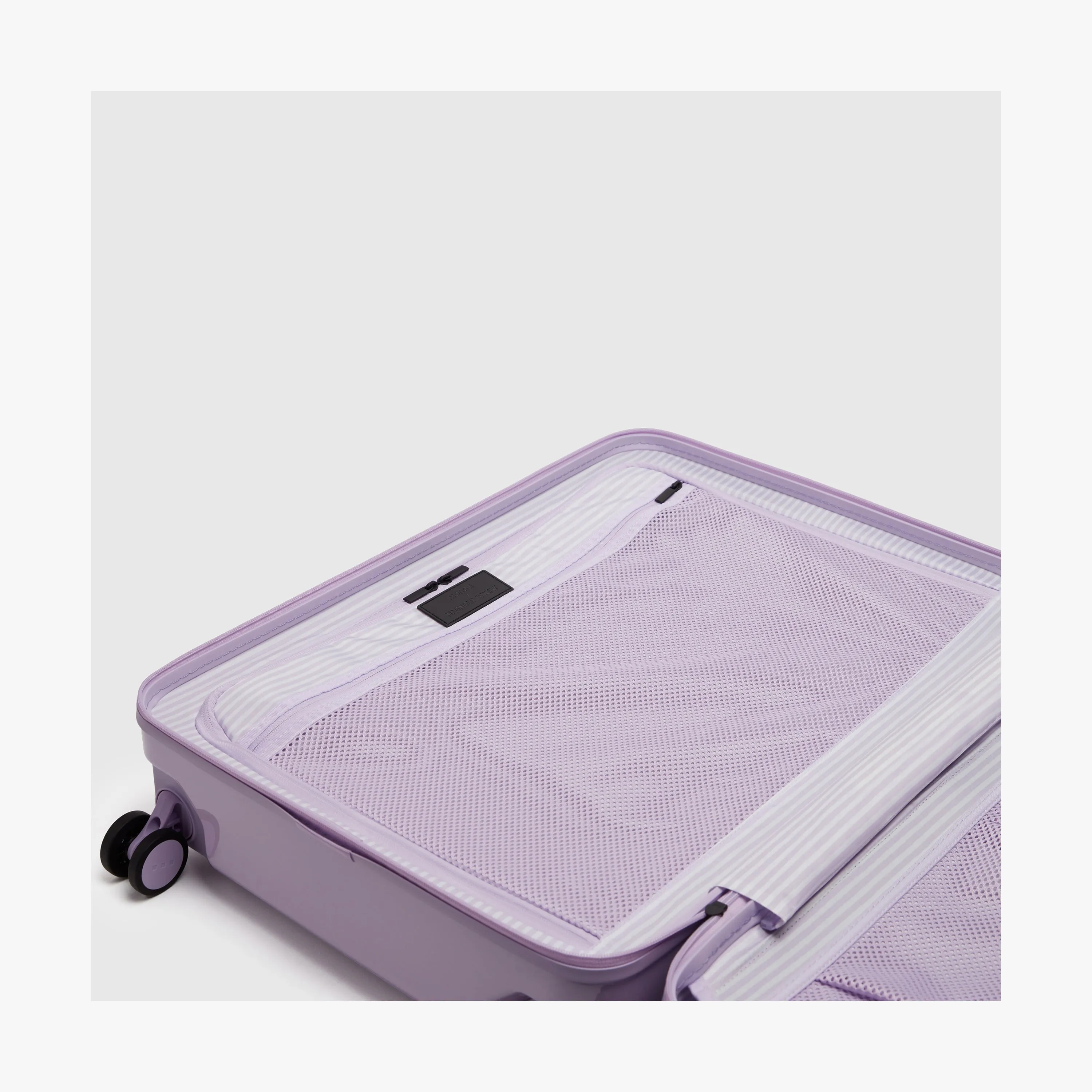 Check-In Medium
