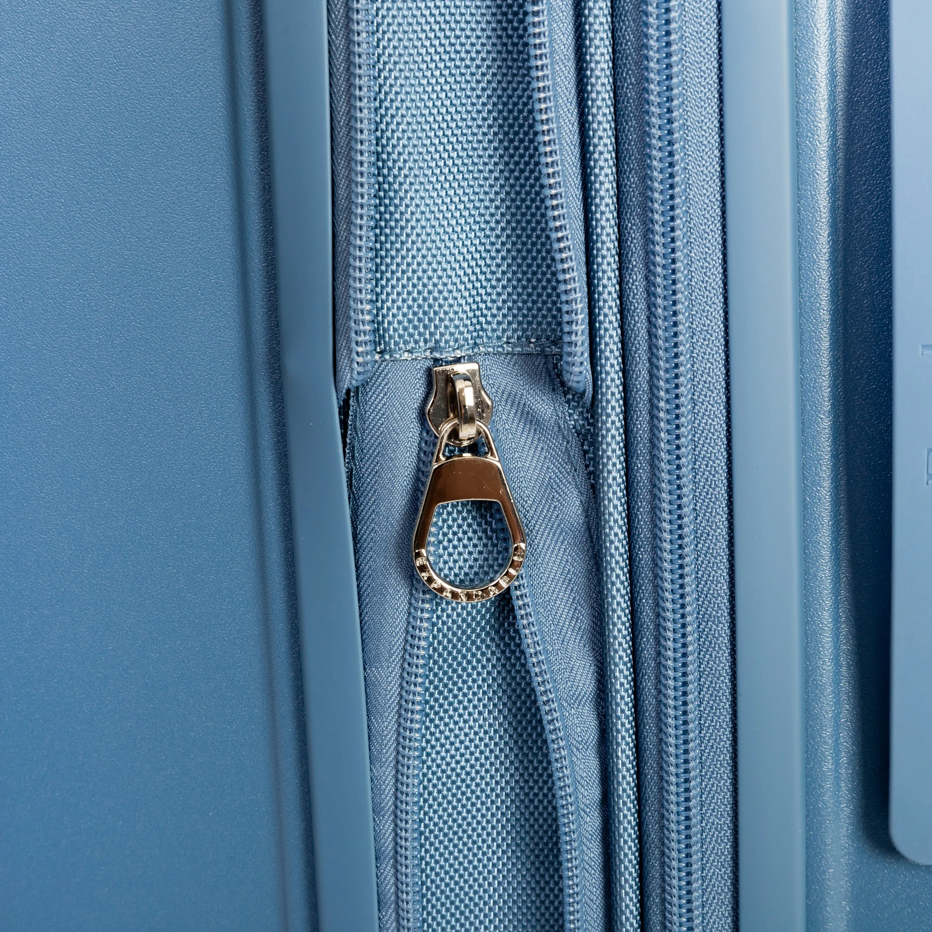 Explorer Globetrotter Medium Expandable Polycarbonate Luggage