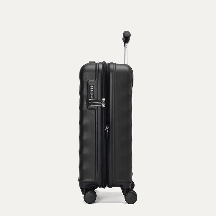Maxlite Air V2 International Carry-On Hardside Spinner