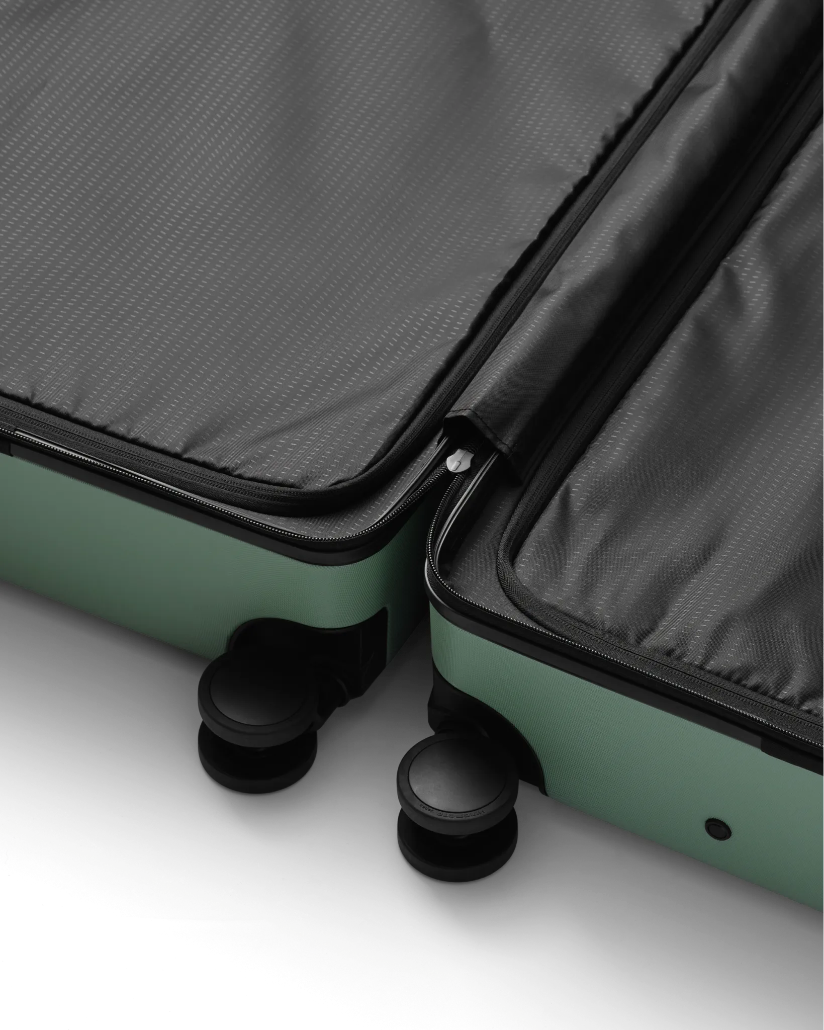Ramverk Front-access Carry-on Green Ray