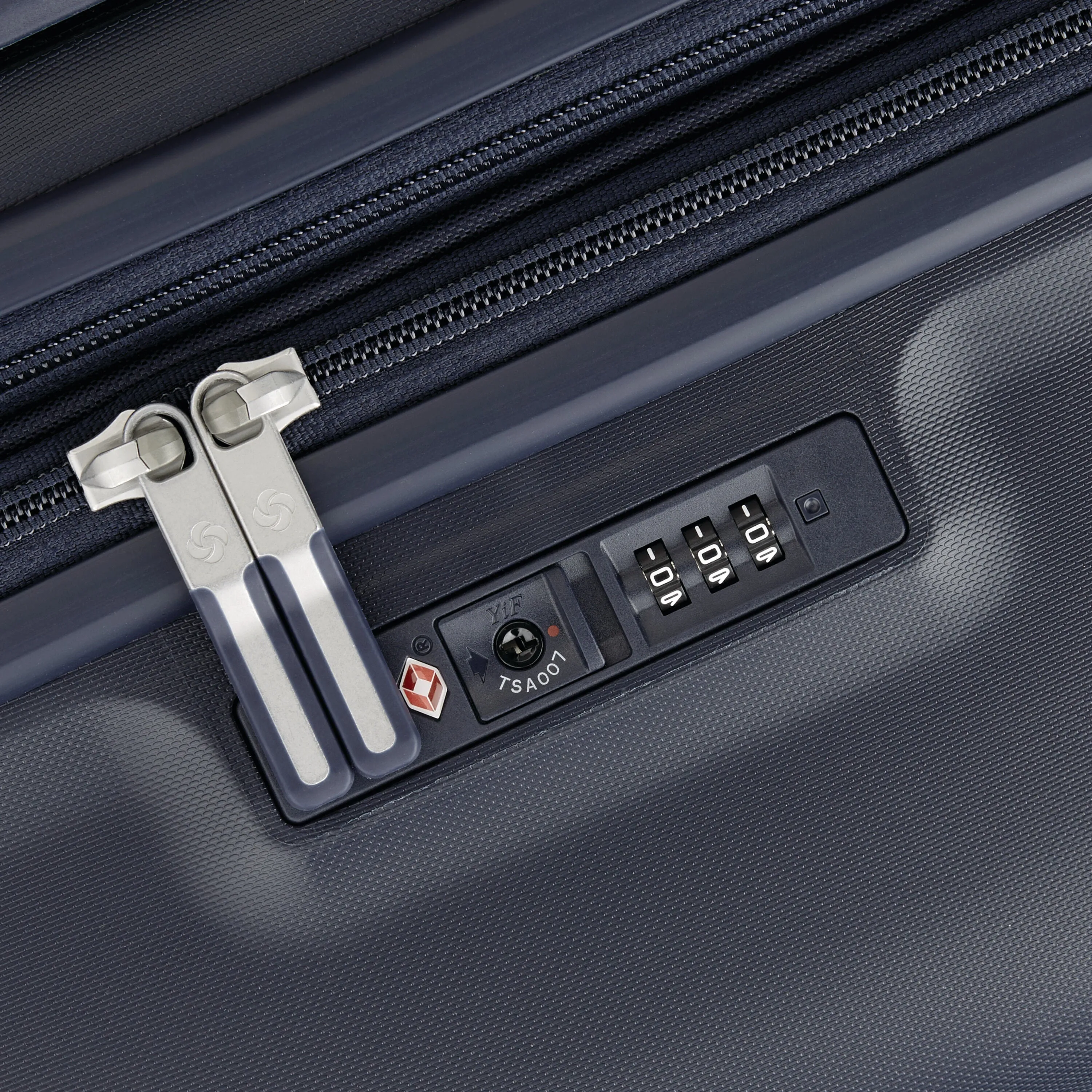Samsonite Elevation™ Plus Medium Glider Spinner
