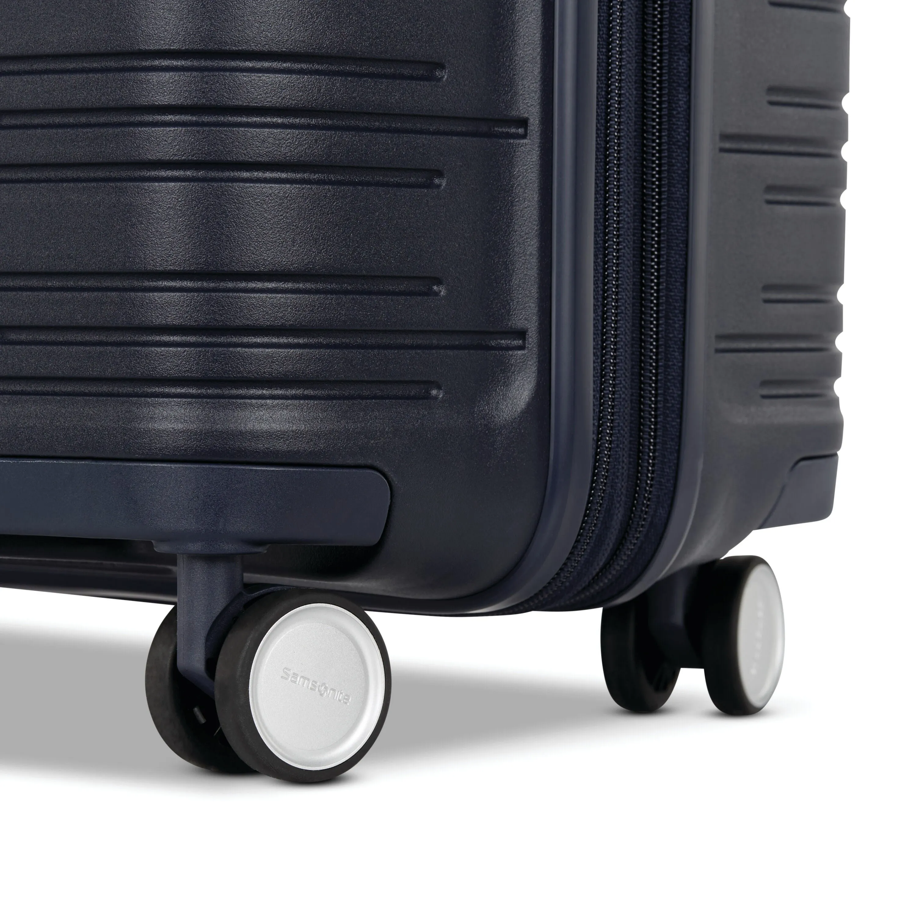 Samsonite Elevation™ Plus Medium Glider Spinner