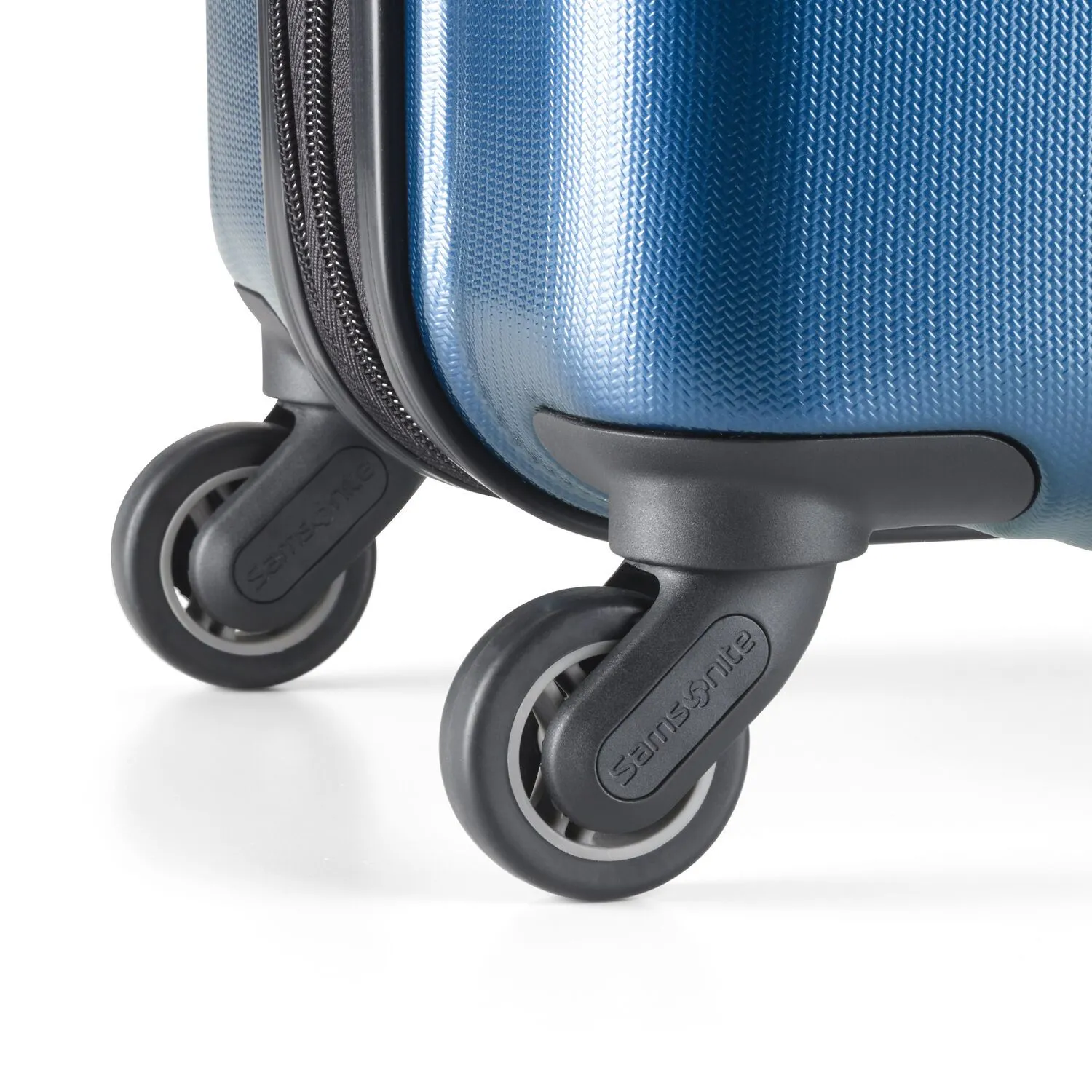 Samsonite Winfield NXT Spinner Large Expandable Luggage