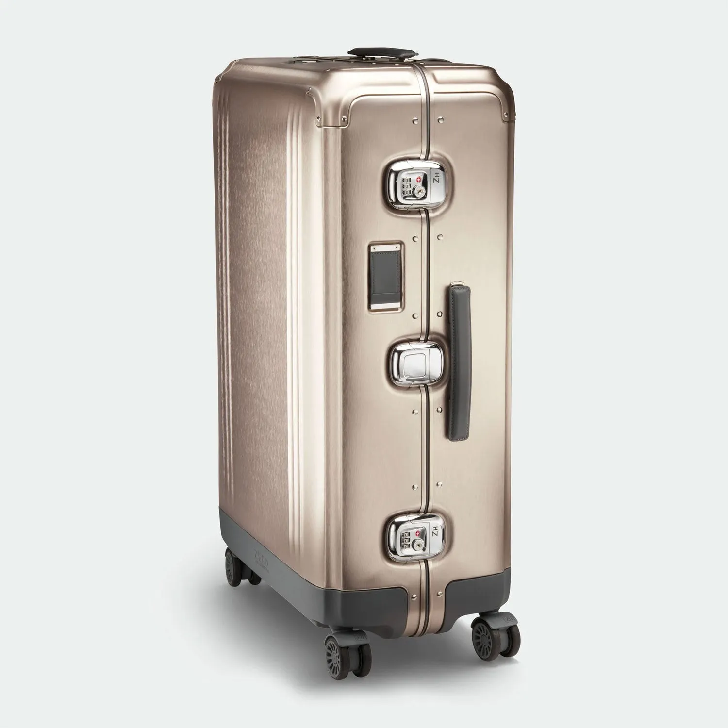 Zero Halliburton Pursuit Aluminum Large Travel Case