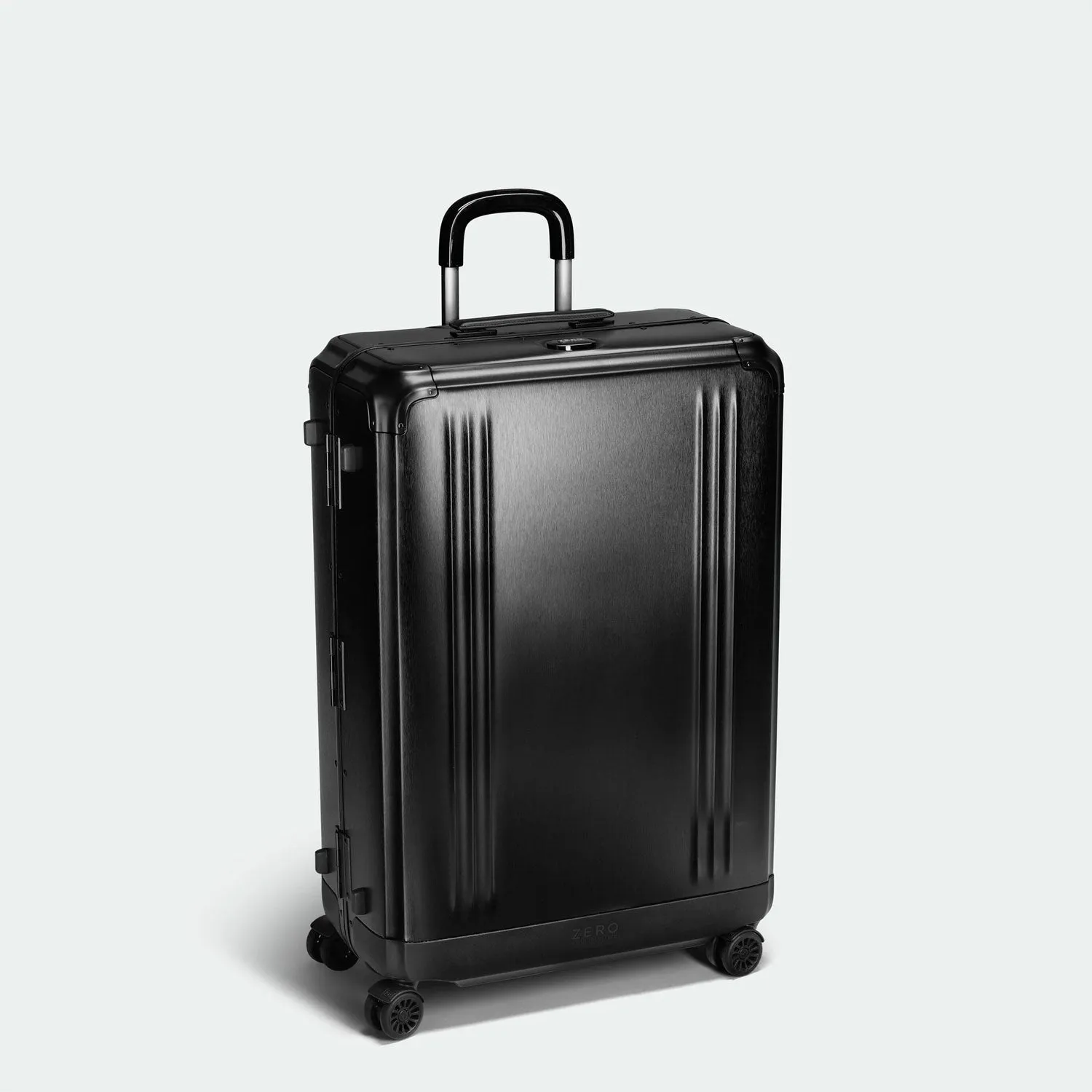 Zero Halliburton Pursuit Aluminum Large Travel Case